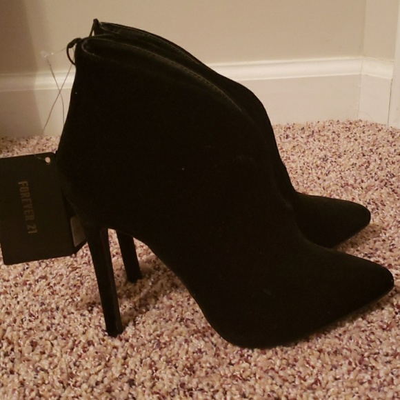 Velvet Booties - Picture 2 of 6